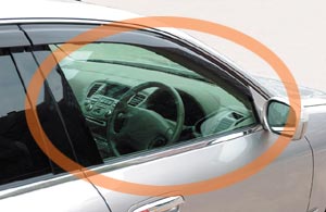 運転席及び助手席の窓ガラスへの着色フィルムの貼り付け正しい例画像